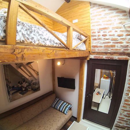 Vitosha Blvd - Attic Studio Apartment Sofia Luaran gambar