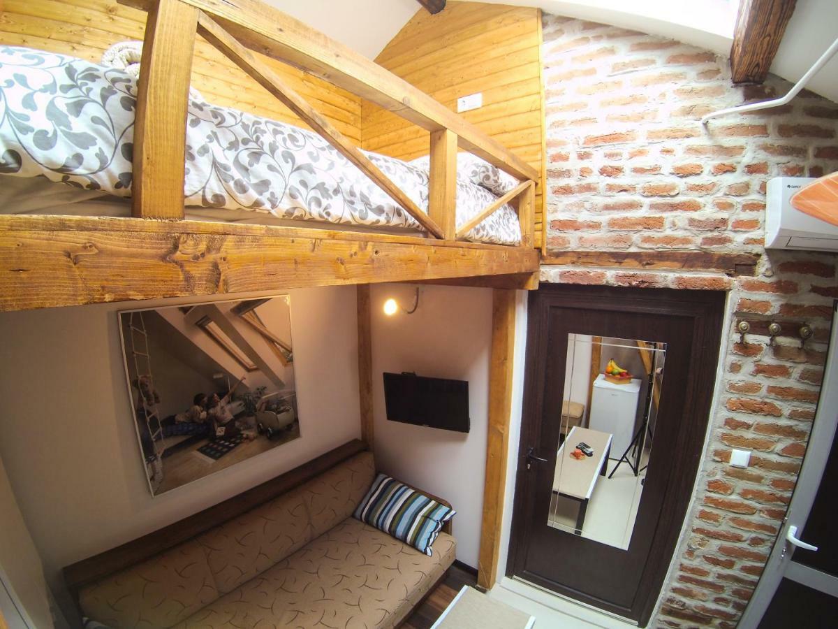 Vitosha Blvd - Attic Studio Apartment Sofia Luaran gambar